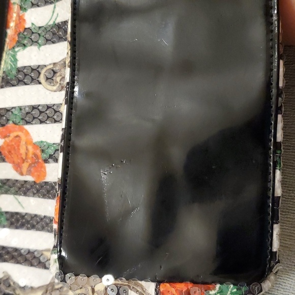 Betseyville Roses and Anchors sequins bag - Picture 6 of 14